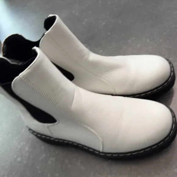 Sincerely Jules Boots - Picture 4 of 8